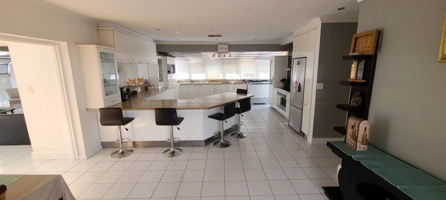 3 Bedroom Property for Sale in Cravenby Western Cape